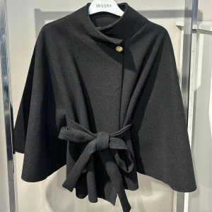 Kappa från Missäy  - Säljer den populära kappan från Missäy. Bara använd en gång!