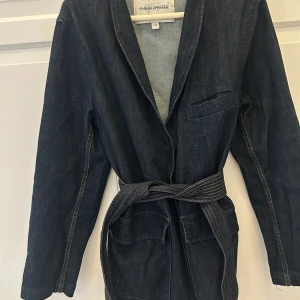 Jeanskavaj Carin Wester - Kavaj i jeans material från Carin Wester, bra skick. 