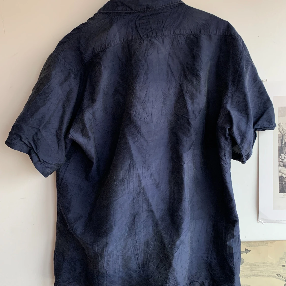 Silkes retro kortärmad skjorta i mörkblått   - 91