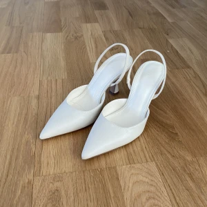 Klackskor - Jättefina klackskor från na-kd som endast är testade🥰Klackhöjden är 8,5cm😊Priset går att diskutera🫶🏻