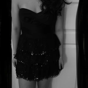 FESTKLÄNNING REA - Utförsäljning!!!⚡️⚡️ Supersöt festklänning⭐️❤️‍🔥 Orginalpris 299kr