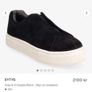 Säljer min Eytys skor använd en gång är helt nya i strl 37 köpte för 2100kr, säljer för 1700kr🥰