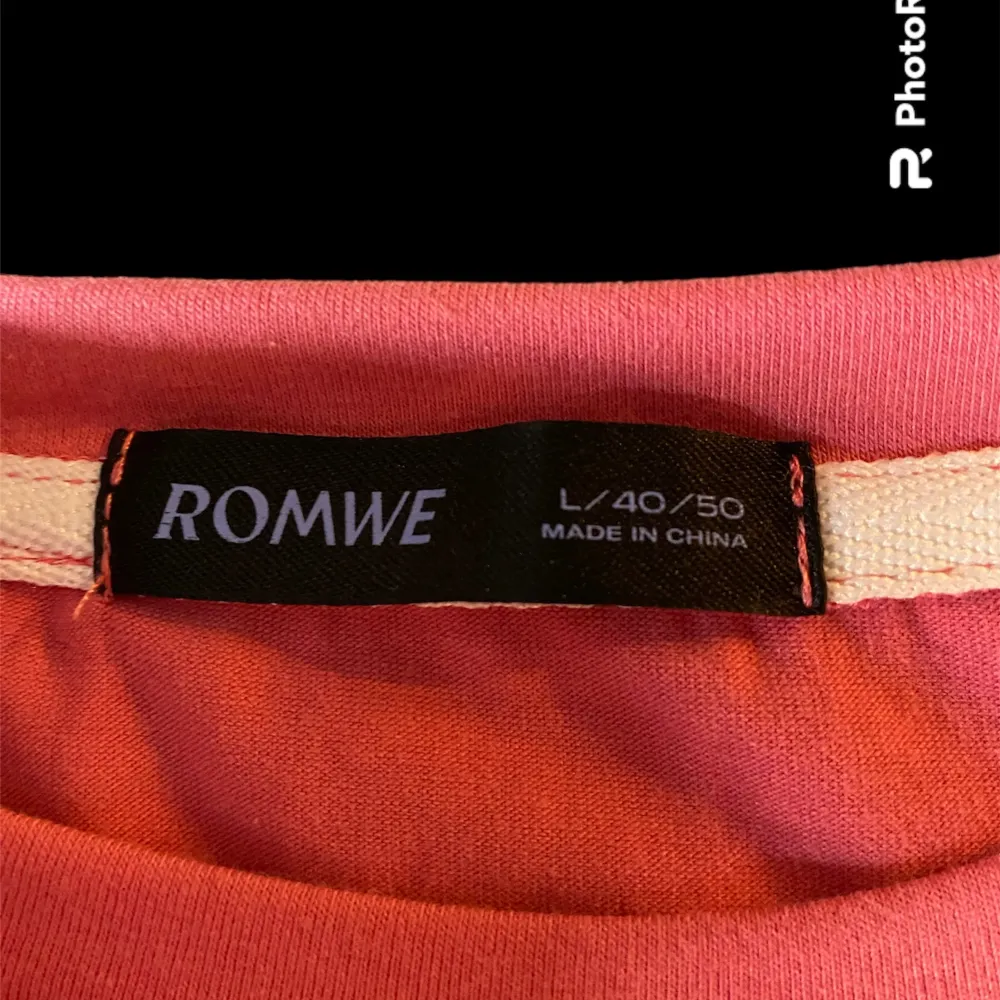 rosa emo kawaii tröja💞aldrig använt💯💯va inte rädd att ställa frågor💋. T-shirts.