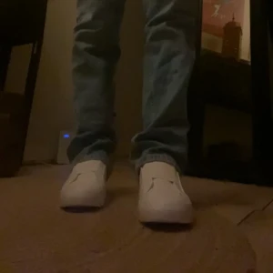 Calvin Klein skor - Säljer dessa fina Calvin Klein skorna! Dem är aldrig använda Nypris 1500 kronor (Det är bara att skriva om det önskas fler bilder)