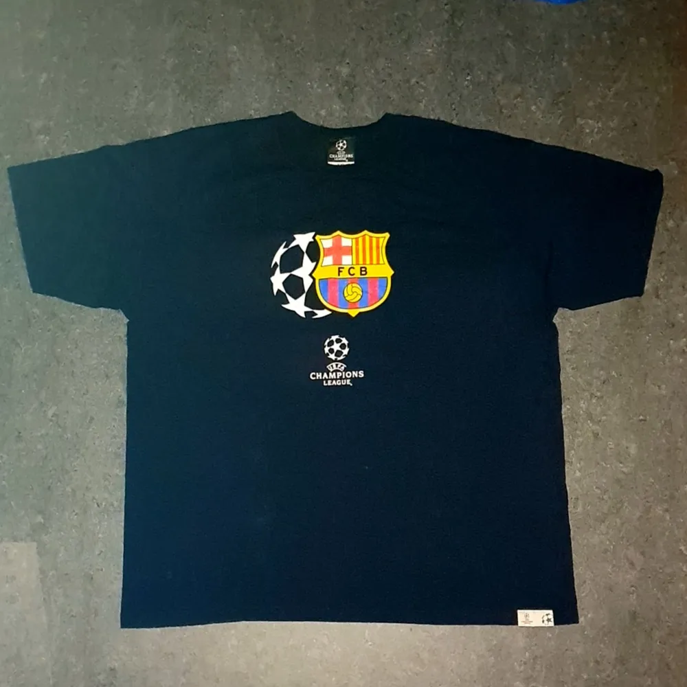 FC Barcelona UEFA Champions League 2015 T-Shirt XL : Limited ⚽️. Sport & träning.