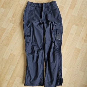 Arbets/fritidsbyxa L.Brador - Arbetsbyxa/ fritidsbyxa L.Brador i fint skick ej mycket använda.