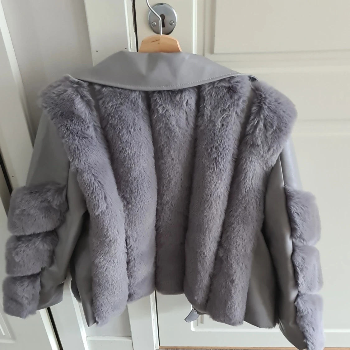 Merley skinnjacka med päls  - 91