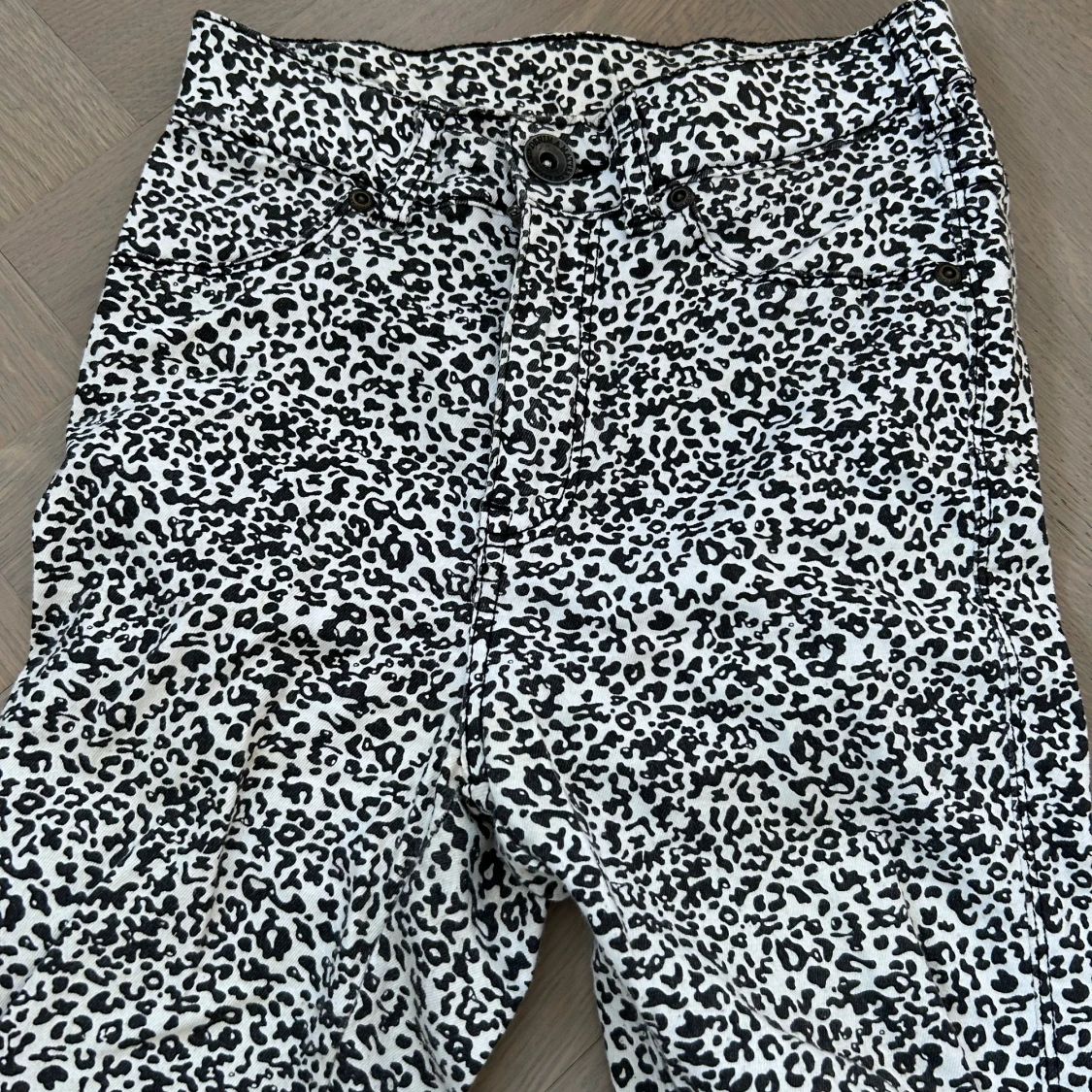Leopardmönstrade byxor  - 90