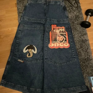 Jnco mammoth 40 limited edition  - Jncos helt nya vill inte ha dem för jag fick betala 4500kr för dem tullen kostade 1500kr💀kan shicka fler bilder om de behöfs
