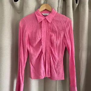 Fina rosa skjorta från & other stories