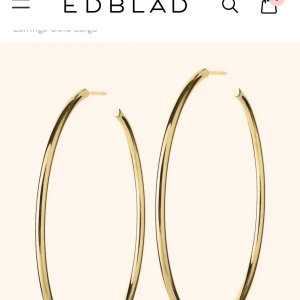Edblad stora hoops guld - Säljer dessa stora guld hoops från Edblad för 290kr (nyskick 399kr). Knappt använda så i nyskick! I 14k guldpläterat rostfritt stål. 55mm i diameter. Superfina! Skriv i dm vid funderingar o köpt direkt via köp nu! 💓