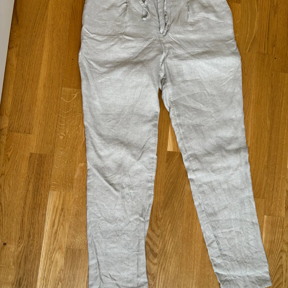 Använd två gånger storlek 46 w29. Kommer inte ihåg vart jag köpte de ifrån men köpte de för 300kr. Köpare står för frakten. . Jeans & Byxor.