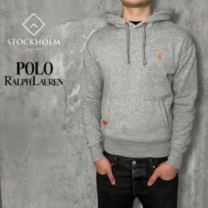 Ralph Lauren Hoodie - Märke Ralph Lauren - Bra Skick - Färg grå - Modell 182cm -Pris 499kr, Skriv vid frågor och funderingar!💫  