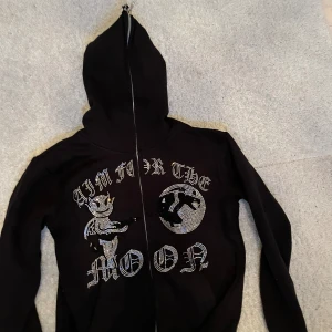 Aim for the moon tröja - Ny skick aldrig använd storlek s