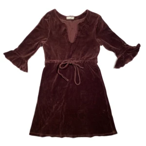 Brun Velour Baby Doll klänning  - Skick: Bra   Storlek: 36/38   