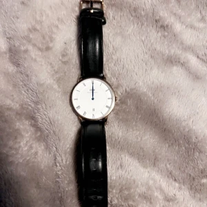 Daniel Wellington klocka  - Batteriet har stannat men fungerar bra annars 