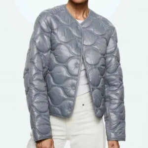 Mango jacka!kolla beskrivningen - Jättefin jacka som är perfekt till sommaren och våren! Skriv om intresse vid köp! Tryck inte på köp nu! 