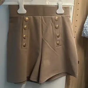 Eleganta shorts i nyskick ❤️ ljusbruna