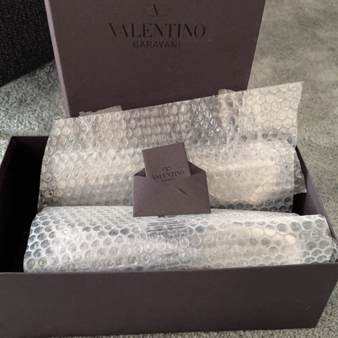 VALENTINO FLYCREW 42/43 - 92