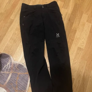 Haglöfs byxor (Gabbro panta) - Storlek S Byxorna i bra skick  Använda ett par gånger men är i bra skick