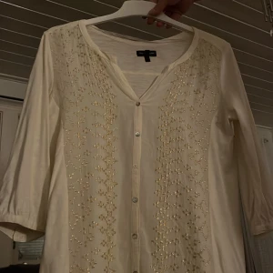 Blus  - Super fin till stranden och till sommarkvällar 