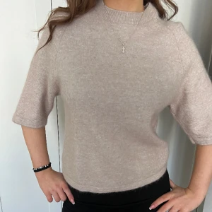 &other stories tröja - &other stories tröja i storlek s. använd 1 gång