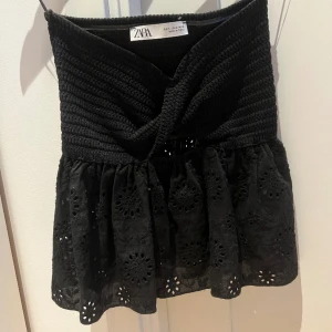 Zara topp  - En söt zara topp som är perfekt för sommaren💕Kommer tyvärr inte till användning längre 
