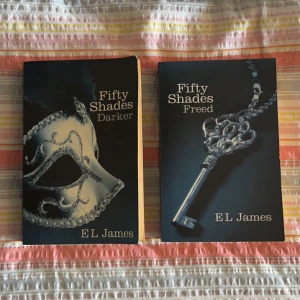 Fifty shades serien - Säker böckerna i fifty shades serien (har även den första men den är hos min pappa). Säljer för 20kr/st eller 50 för alla