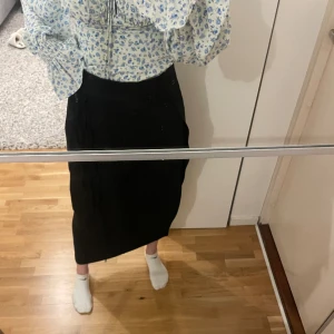 Lång zara kjol - Zara kjol i kostymbyxematerial 