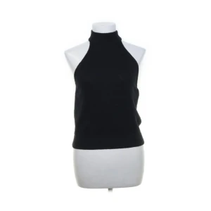 Svart topp - Super fin svart topp i fint skick, passar xs och s