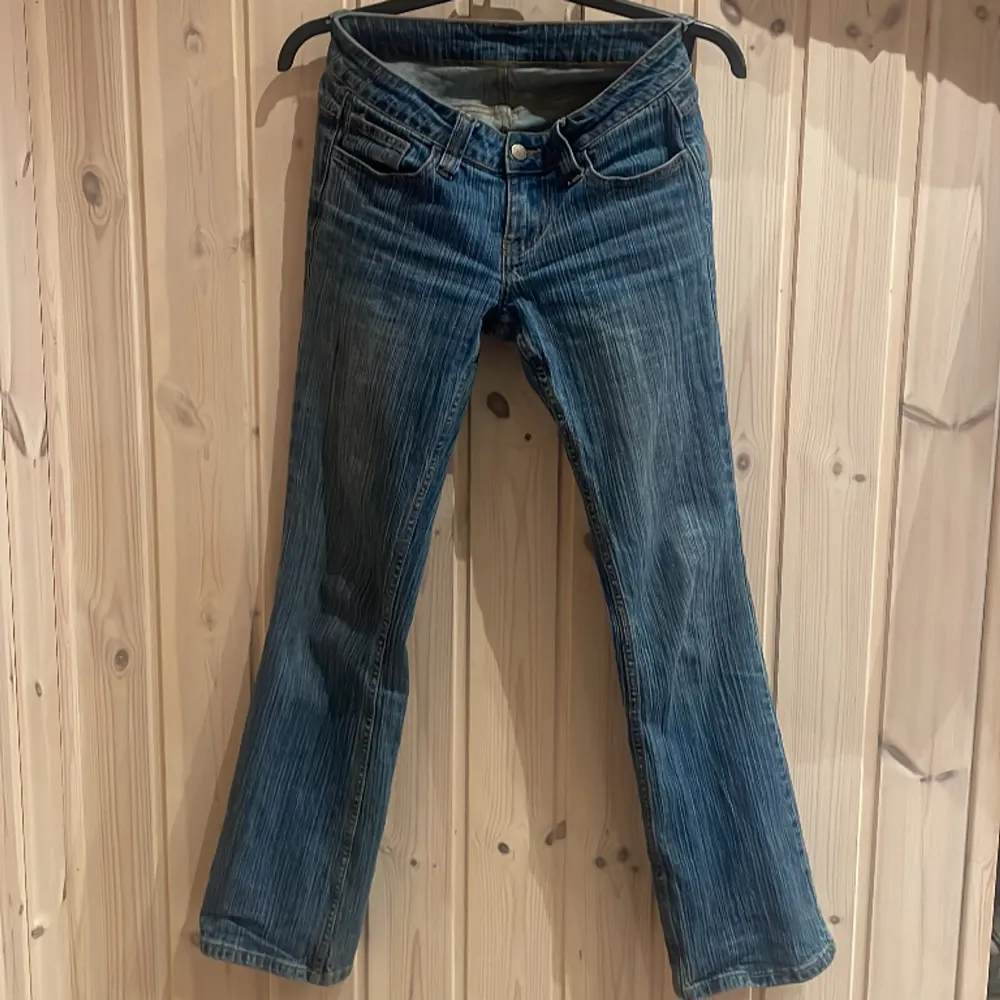 Fina lågmidjade jeans från brandy i modellen brielle. 🫶💙passar xs-s. Jeans & Byxor.