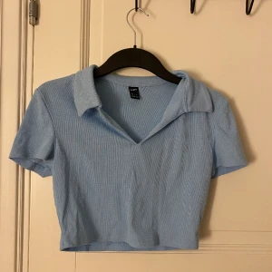 Blå t-shirt - Aldrig använd