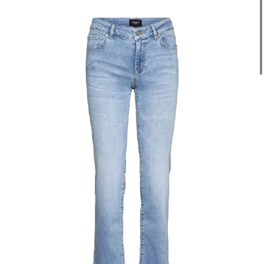 Från vero moda! Så bra skick!  (De är inte ränder på dom, de är ljuset) . Jeans & Byxor.