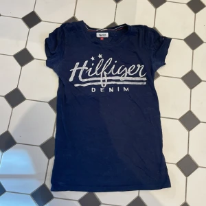 Hilfiger T-shirt  - Ok skick