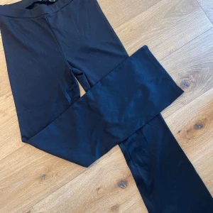 Byxor - Byxor från lager 157 med slits!