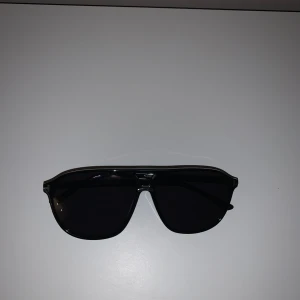 Tom Ford solglasögon 🕶️  - Mina riktigt feta TOM FORD solglasögon  Storlek UNISEX  Använda i 4 veckor  Köpta för 3499