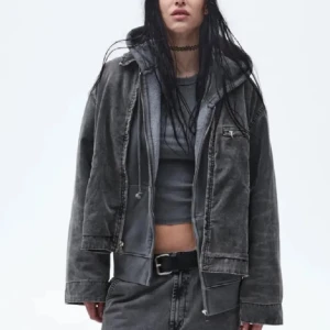 Zara jeansjacka  - Säljer denna jeansjacka från zara med lapp kvar 