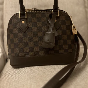 Väska - Oanvänd, bra kvalite! 