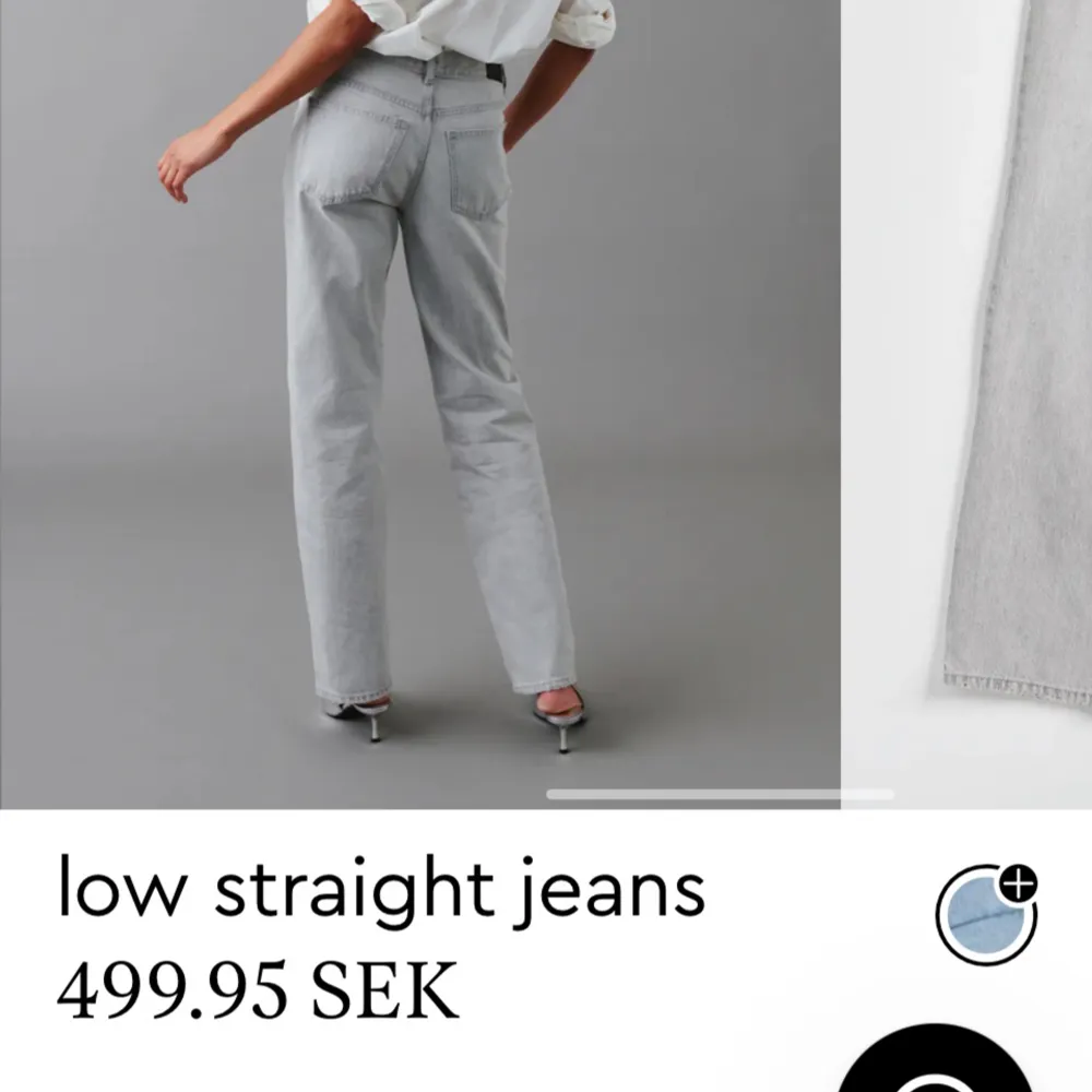 Hej! Jag säljer dessa sjukt snygga jeans ifrån Gina tricot, storlek 34. Har använts ett fåtal gånger men är som nyskick. Nypris:499 kr och säljer för 100kr! Hör av vid funderingar💕. Jeans & Byxor.