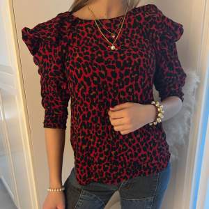 Jätte ball leopard blus