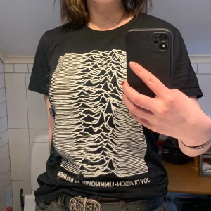 Joy Dividion T-shirt  - Joy Divison T-shirt i nästan oanvändt skick! 