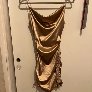 klänning, klänning, byxa - :)