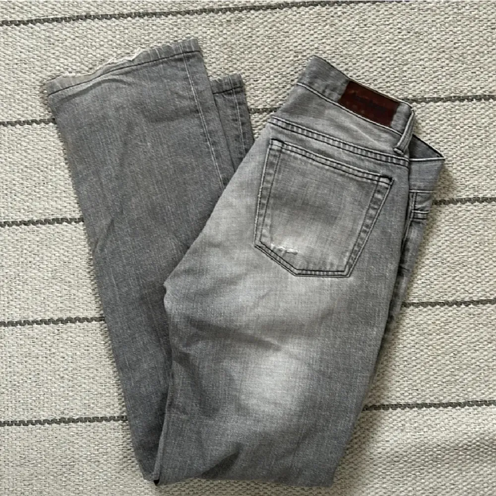 Riktigt snygga Acne jeans i storlek w31 l34 men passar lite mindre skulle säga w30 l32-33. Jeans & Byxor.