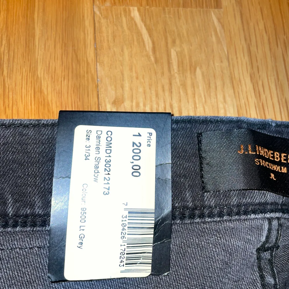 Jeans från J.LINDEBERG aldrig använda, nyskick. Köpta för 1200kr mitt pris är 500 men pris går att diskutera. . Jeans & Byxor.