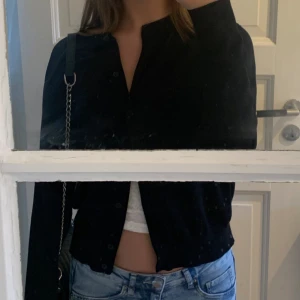Svart kofta H&M - Fin kofta från H&M i bra skick!
