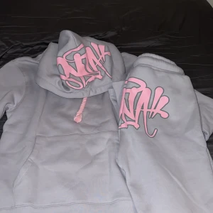 Syna world dress - Central cees egna dress storlek M  TRÖJAN : 850 BYXAN:650