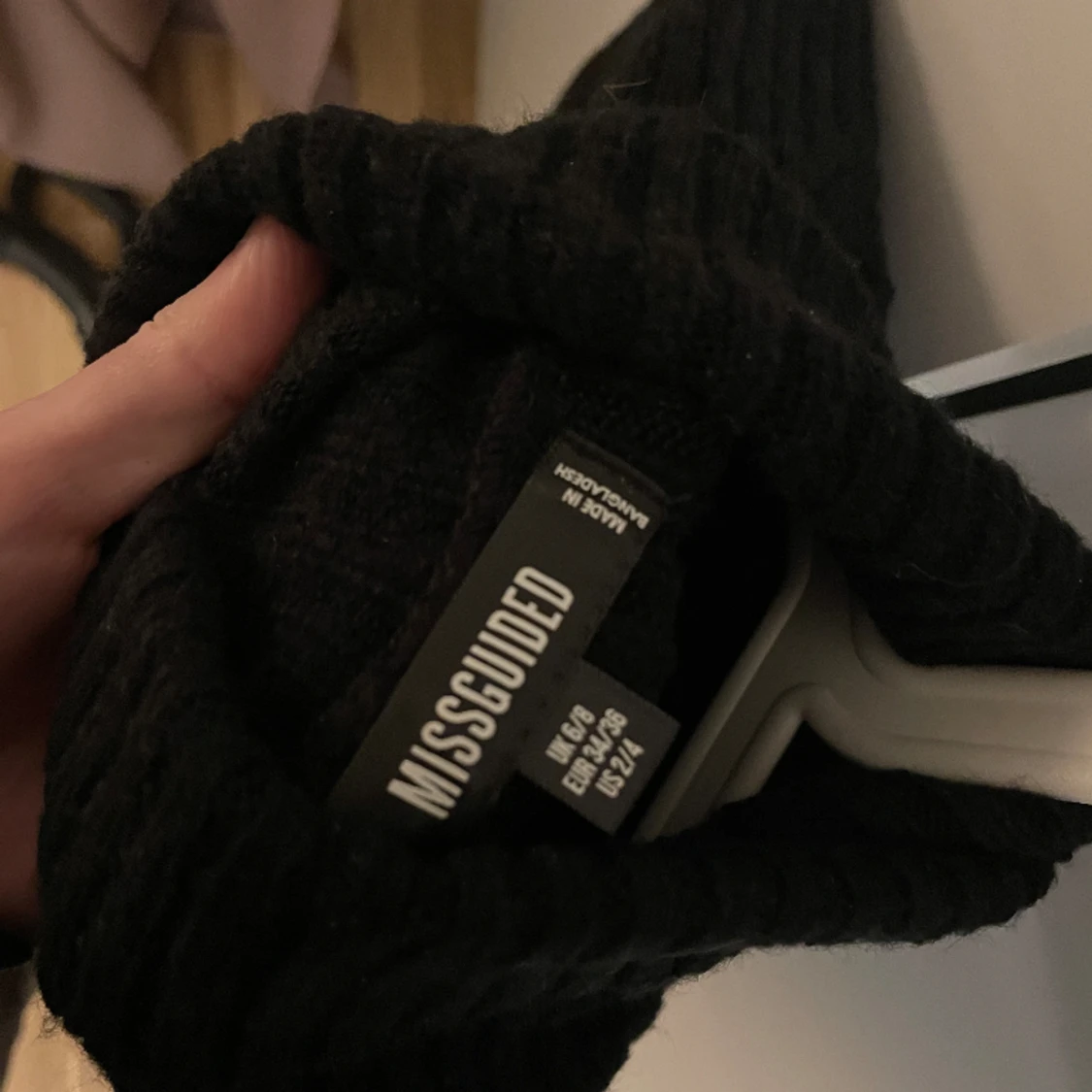 Svart stickad klänning  - 90