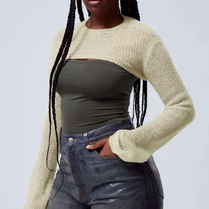 Bolero från weekday - Beige bolero från weekday, köpt för 400