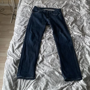 Tiger of sweden jeans  - Hej säljer mina tiger of sweden jeans jeansen är i fint skick och stilrena o i en fin färg hör av er vid funderingar 