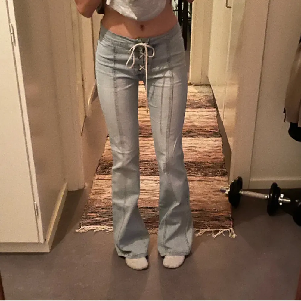 Super fina jeans inga difekter skriv för mer bilder eller något annat 💕💕💕. Jeans & Byxor.